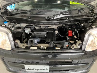 �X�y�[�V�A�@�V�����Îԁ@���i����Ӱ�����s�\��ϲ���ʲ��د�ނŔR���30.0km/L����ޭ�پݻڰ�ް��ڰ����ޯ��Ű�����Hi�ްтƌy���́���ގ�������ڰ����̗p��ق��㋉��ڰ��X�ɂ́�������ܰ�ײ���ޱ������ڰ�������ذ&�߯�����������Ĵ��݁����˰����۰ٻݼ���ނق���߼�݂́��S����������ׂȂǂ��t���Ă��܂��B