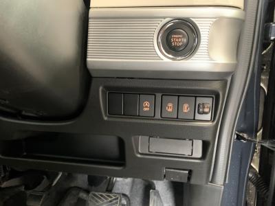 �X�y�[�V�A�@�V�����Îԁ@���i����Ӱ�����s�\��ϲ���ʲ��د�ނŔR���30.0km/L����ޭ�پݻڰ�ް��ڰ����ޯ��Ű�����Hi�ްтƌy���́���ގ�������ڰ����̗p��ق��㋉��ڰ��X�ɂ́�������ܰ�ײ���ޱ������ڰ�������ذ&�߯�����������Ĵ��݁����˰����۰ٻݼ���ނق���߼�݂́��S����������ׂȂǂ��t���Ă��܂��B