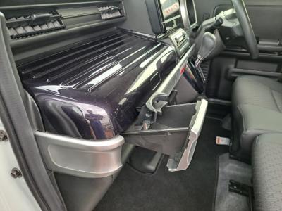 �X�y�[�V�A�@�V�����Îԁ@���i����Ӱ�����s�\��ϲ���ʲ��د�ނŔR���WLTC21.2km/L���ڰ�ް��ڰ����ޯ��Ű�⁚��ގ�������ڰ���ڰ�ް�ٰ��C���̗p�����ق���������ܰ�ײ���ޱ��LEDͯ��ײā����ذ&�߯�����������Ĵ��݁����˰����۰ٻݼ���ށ�15�����Ф�X�ɵ�߼�݂́�8�������پ��TV&�ޯ���ׂ��t���Ă��܂��B