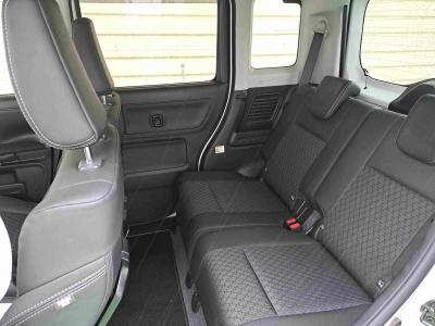 �X�y�[�V�A�@�V�����Îԁ@���i����Ӱ�����s�\��ϲ���ʲ��د�ނŔR���WLTC21.2km/L���ڰ�ް��ڰ����ޯ��Ű�⁚��ގ�������ڰ���ڰ�ް�ٰ��C���̗p�����ق���������ܰ�ײ���ޱ��LEDͯ��ײā����ذ&�߯�����������Ĵ��݁����˰����۰ٻݼ���ށ�15�����Ф�X�ɵ�߼�݂́�8�������پ��TV&�ޯ���ׂ��t���Ă��܂��B