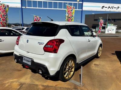�X�C�t�g�@�V�����Îԁ@3��ڽ�߰�ܲ���گ�ނ̐�p3���ް���ި������70kg�y�ʉ��1.4L���޴ݼ��140ps��6���ƭ�ق𓋍ڡ����p����߰�LEDͯ��ײā��ޭ����װ����p���޹�ļ�ā����ذ&�߯�����������˰������Ĵ��݁���޷���è��߰�(ڰ�ް��ڰ��ڰ�ް�ٰ��)�ق���߼�݂́�WORK�RS17�����Ё��ި���ڲ���ި���ETC�Ȃǂ��t���Ă��܂�!