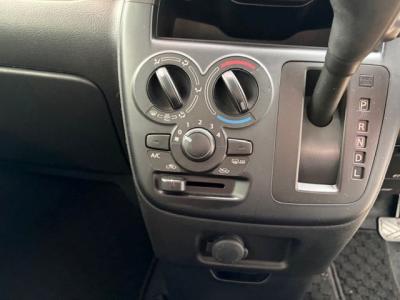 �\���I�@�V�����Îԁ@�ʐ����Ȃ�4WD!�����100kg���y�ʉ����������Ԃ��g��4�C��1.2L�ޭ�ټު�Ĵݼ�݂�CVT�ŔR���22.0km/L������́���ܰ�ײ���ޱ�����ذ&�߯������������ļ��˰����˰���t�ޱ�װ��ESP������h�~�����E�Ɨ��ײ���Լ�Ăق���߼�݂́���ذ��ށ�ETC���t���Ă��܂��