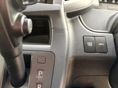 �\���I�@�V�����Îԁ@�ʐ����Ȃ�4WD!�����100kg���y�ʉ����������Ԃ��g��4�C��1.2L�ޭ�ټު�Ĵݼ�݂�CVT�ŔR���22.0km/L������́���ܰ�ײ���ޱ�����ذ&�߯������������ļ��˰����˰���t�ޱ�װ��ESP������h�~�����E�Ɨ��ײ���Լ�Ăق���߼�݂́���ذ��ށ�ETC���t���Ă��܂��