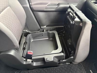 �\���I�@�V�����Îԁ@�ʐ����Ȃ�4WD!�����100kg���y�ʉ����������Ԃ��g��4�C��1.2L�ޭ�ټު�Ĵݼ�݂�CVT�ŔR���22.0km/L������́���ܰ�ײ���ޱ�����ذ&�߯������������ļ��˰����˰���t�ޱ�װ��ESP������h�~�����E�Ɨ��ײ���Լ�Ăق���߼�݂́���ذ��ށ�ETC���t���Ă��܂��