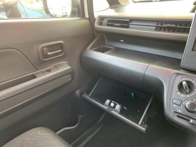 ���S���q�@�V�����Îԁ@6��ڌ��sܺ��R��R���JC08Ӱ��26.8�q/L�IR2�N����FA�ɂ�����޷���è��߰Ă��ݒ肳�ꁚ�ޭ�پݻ���ڰ�����ގ���ڰ���߰ā����߰�ݸ޿Ű�Ȃǂ��t���ق�����ڽ��ESP������h�~���d���i�[���ޱ�װ����ײ�޼���׽��ͯ��ײ����ײ�ް�ق���߼�݂́���ذ��ށ��ޯ���ׂȂǂ��t���Ă��܂�����s���Ȃ�25000km!