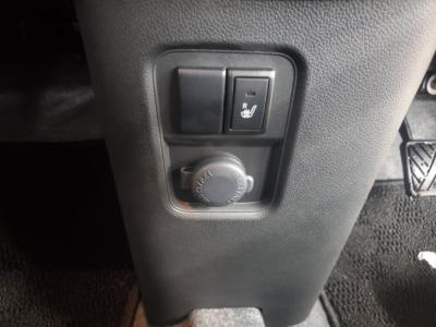 ���S���q�@�V�����Îԁ@�󏭂�5���ƭ��!H4�N8����ϲŰ��ݼނ������ĸ��ق�����߰�޻޲݂��ƭ��١�R���WLTC24.8km/L!�����́���޷���è��߰�(ڰ�ް��ڰ����ގ�������ڰ���ޯ��Ű)�����ذ&�߯�����������AC�����˰�����d���i�[�ޱ�װ�Ȃǂ��t���Ă��܂�!