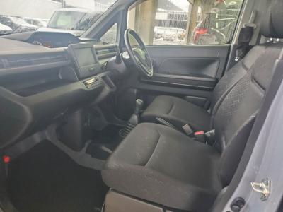 ���S���q�@�V�����Îԁ@�󏭂�5���ƭ��!H4�N8����ϲŰ��ݼނ������ĸ��ق�����߰�޻޲݂��ƭ��١�R���WLTC24.8km/L!�����́���޷���è��߰�(ڰ�ް��ڰ����ގ�������ڰ���ޯ��Ű)�����ذ&�߯�����������AC�����˰�����d���i�[�ޱ�װ�Ȃǂ��t���Ă��܂�!