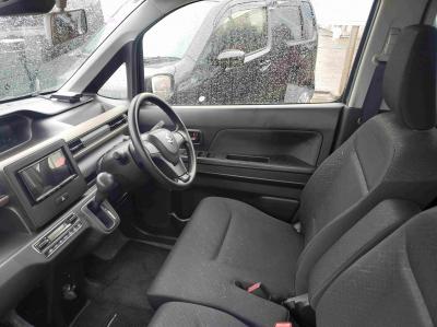 ���S���q�@�V�����Îԁ@6���ܺ��R��Ӱ�����s�\��ϲ���ʲ��د�ނ��̗p����R��33.4km/L�B���H2�N1����ϲ��݂Ł���޷���è��߰�(�ޭ�پݻڰ�ް��ڰ����ގ�������ڰ���ޯ��Ű)��W��������������ذ&�߯�����������AC���^�]�ȼ��˰�����d���i�[�ޱ�װ��ESP������h�~�ق���߼�݂́���ذ���&�ޯ���ׁ�ETC�Ȃǂ��t���Ă��܂�!