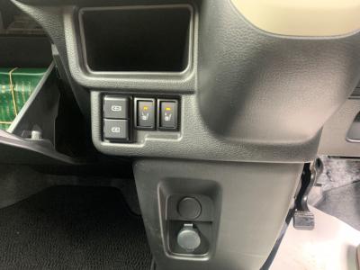 ���S���q�X�}�C���@�V�����Îԁ@R3�N9���ɏo���ϲ١ϲ���ʲ��د�ނ��̗p���R���WLTC23.6km/L!�����́���޷���è��߰�(ڰ�ް��ڰ���O��딭�i�h�~��ޯ��Ű)��LEDͯ��ײ�&̫�ށ�������ܰ�ײ���ޱ�����ذ&�߯�����ā����AC��USB�d�������ļ��˰������Ċi�[�ޱ�װ(˰���t)�Ȃǂ��t���Ă��܂�!