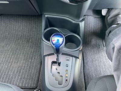 �A�N�A�@�V�����Îԁ@�l�C��ʲ��د�޺��߸Ĥ�R���34.4km/L!H29�N6����2�x�ڂ�ϲŰ��ݼނ���������̪���ð����߂���ݼޡ�����̫Ұ��ݕt����Ұ���ɂȂ�܂���������́���Ĵ��݁���ײ�޼���׽����ڽ�ق���߼�݂́�������è�ݽ(ڰ�ް��ڰ�)����ذ���&�ޯ���ׁ�ETC���t���Ă��܂�!