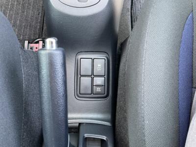 �A�N�A�@�V�����Îԁ@�l�C��ʲ��د�޺��߸Ĥ�R���34.4km/L!H29�N6����2�x�ڂ�ϲŰ��ݼނ���������̪���ð����߂���ݼޡ�����̫Ұ��ݕt����Ұ���ɂȂ�܂���������́���Ĵ��݁���ײ�޼���׽����ڽ�ق���߼�݂́�������è�ݽ(ڰ�ް��ڰ�)����ذ���&�ޯ���ׁ�ETC���t���Ă��܂�!