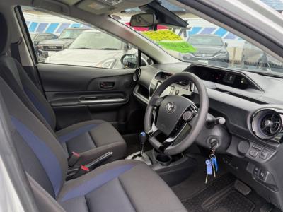 �A�N�A�@�V�����Îԁ@�l�C��ʲ��د�޺��߸Ĥ�R���34.4km/L!H29�N6����2�x�ڂ�ϲŰ��ݼނ���������̪���ð����߂���ݼޡ�����̫Ұ��ݕt����Ұ���ɂȂ�܂���������́���Ĵ��݁���ײ�޼���׽����ڽ�ق���߼�݂́�������è�ݽ(ڰ�ް��ڰ�)����ذ���1���TV�������ިPKG(�ޯ���ץ����ٽ��)��ETC���t���Ă��܂�!