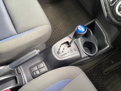 �A�N�A�@�V�����Îԁ@�l�C��ʲ��د�޺��߸Ĥ�R���34.4km/L!H29�N6����2�x�ڂ�ϲŰ��ݼނ���������̪���ð����߂���ݼޡ�����̫Ұ��ݕt����Ұ���ɂȂ�܂���������́���Ĵ��݁���ײ�޼���׽����ڽ�ق���߼�݂́�������è�ݽ(ڰ�ް��ڰ�)����ذ���1���TV�������ިPKG(�ޯ���ץ����ٽ��)��ETC���t���Ă��܂�!