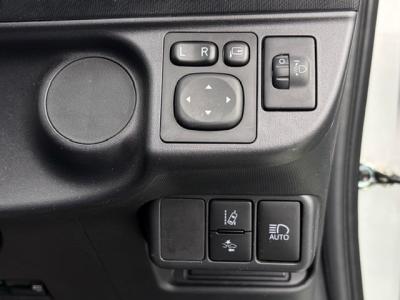 �A�N�A�@�V�����Îԁ@�l�C��ʲ��د�޺��߸Ĥ�R���34.4km/L!H29�N6����2�x�ڂ�ϲŰ��ݼނ���������̪���ð����߂���ݼޡ�����̫Ұ��ݕt����Ұ���ɂȂ�܂���������́���Ĵ��݁���ײ�޼���׽����ڽ�ق���߼�݂́�������è�ݽ(ڰ�ް��ڰ�)����ذ���1���TV�������ިPKG(�ޯ���ץ����ٽ��)��ETC���t���Ă��܂�!