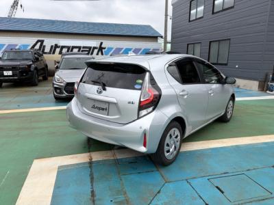 �A�N�A�@�V�����Îԁ@�l�C��ʲ��د�޺��߸Ĥ�R���34.4km/L!H29�N6����2�x�ڂ�ϲŰ��ݼނ���������̪���ð����߂���ݼޡ�����̫Ұ��ݕt����Ұ���ɂȂ�܂���������́���Ĵ��݁���ײ�޼���׽����ڽ�ق���߼�݂́�������è�ݽ(ڰ�ް��ڰ�)����ذ���1���TV�������ިPKG(�ޯ���ץ����ٽ��)��ETC���t���Ă��܂�!