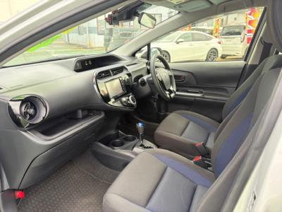 �A�N�A�@�V�����Îԁ@�l�C��ʲ��د�޺��߸Ĥ�R���34.4km/L!H29�N6����2�x�ڂ�ϲŰ��ݼނ���������̪���ð����߂���ݼޡ�����̫Ұ��ݕt����Ұ���ɂȂ�܂���������́���Ĵ��݁���ײ�޼���׽����ڽ�ق���߼�݂́�������è�ݽ(ڰ�ް��ڰ�)����ذ���1���TV�������ިPKG(�ޯ���ץ����ٽ��)��ETC���t���Ă��܂�!