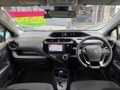 �A�N�A�@�V�����Îԁ@�l�C��ʲ��د�޺��߸Ĥ�R���34.4km/L!H29�N6����2�x�ڂ�ϲŰ��ݼނ���������̪���ð����߂���ݼޡ�����̫Ұ��ݕt����Ұ���ɂȂ�܂���������́���Ĵ��݁���ײ�޼���׽����ڽ�ق���߼�݂́�������è�ݽ(ڰ�ް��ڰ�)����ذ���1���TV�������ިPKG(�ޯ���ץ����ٽ��)��ETC���t���Ă��܂�!