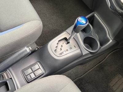 �A�N�A�@�V�����Îԁ@�l�C��ʲ��د�޺��߸Ĥ�R���34.4km/L!H29�N6����2�x�ڂ�ϲŰ��ݼނ���������̪���ð����߂���ݼޡ�����̫Ұ��ݕt����Ұ���ɂȂ�܂���������́���Ĵ��݁���ײ�޼���׽����ڽ�ق���߼�݂́�������è�ݽ(ڰ�ް��ڰ�)����ذ���1���TV&�ޯ���ׁ�ETC���t���Ă��܂�!