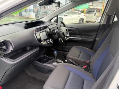 �A�N�A�@�V�����Îԁ@�l�C��ʲ��د�޺��߸Ĥ�R���34.4km/L!H29�N6����2�x�ڂ�ϲŰ��ݼނ���������̪���ð����߂���ݼޡ�����̫Ұ��ݕt����Ұ���ɂȂ�܂���������́���Ĵ��݁���ײ�޼���׽����ڽ�ق���߼�݂́�������è�ݽ(ڰ�ް��ڰ�)����ذ���1���TV&�ޯ���ׁ�ETC���t���Ă��܂�!