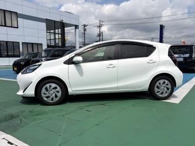 �A�N�A�@�V�����Îԁ@�l�C��ʲ��د�޺��߸Ĥ�R���WLTC27.2km/L!H29�N6����2�x�ڂ�ϲŰ��ݼނ���������̪���ð����߂���ݼޡ�����̫Ұ��ݕt����Ұ���ɂȂ�܂���������́���Ĵ��݁���ײ�޼���׽����ڽ�ق���߼�݂́�������è�ݽ(ڰ�ް��ڰ�)����ذ���1���TV&�ޯ���ׁ�ETC���t���Ă��܂�!