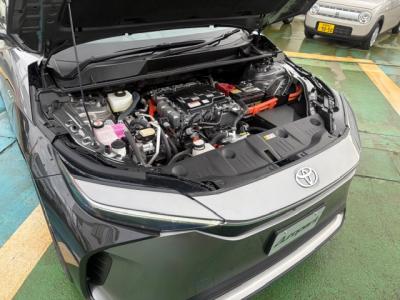 ���y�S�w�@�V�����Îԁ@R4�N5���ɏo���V�^�d�C�����ԡ4WD�͍ő�q������540km�ōŏ㋉��ڰ��Z(�V��650���~)�ɂ́�12.3������TV��360����ׁ�ETC��JBL����ށ�ڻް��ܰ��ā��S�ȼ��˰���������˰������ܰ�ޯ��ޱ��18�����Ё�LEDײā�T���è�ݽ��T���Ҳ�(��������)���ق���߼�݂́������Ѱ�ٰ̂��t���Ă��܂��B