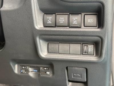 �V�G���^�@�V�����Îԁ@R4�N8������������ݼޡ7�l�����߸ġ�����STOP�t1.5L�ݼ�݂�CVT�ŔR���WLTC18.3km/L!�㋉��ڰ�ނ�G�Ł�������è�ݽ(ڰ�ް��ڰ��ڰ�ް�ٰ��)��������ܰ�ײ���ޱ�����ذ&�߯������������AC��8�����ށ��ޯ���ׂق���߼�݂́��پ��TV��ETC�Ȃǂ��t���Ă��܂�!