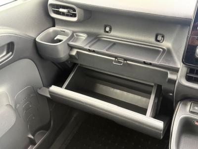 �V�G���^�@�V�����Îԁ@R4�N8������������ݼޡ7�l�����߸ġ�����STOP�t1.5L�ݼ�݂�CVT�ŔR���WLTC18.3km/L!�㋉��ڰ�ނ�G�Ł�������è�ݽ(ڰ�ް��ڰ��ڰ�ް�ٰ��)��������ܰ�ײ���ޱ�����ذ&�߯������������AC��8�����ށ��ޯ���ׂق���߼�݂́��پ��TV��ETC�Ȃǂ��t���Ă��܂�!