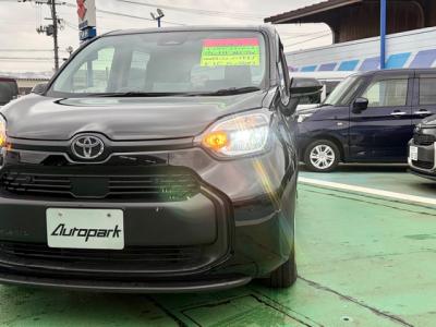 �V�G���^�@�V�����Îԁ@R4�N8������������ݼޡ7�l�����߸ġ�����STOP�t1.5L�ݼ�݂�CVT�ŔR���WLTC18.3km/L!�㋉��ڰ�ނ�G�Ł�������è�ݽ(ڰ�ް��ڰ��ڰ�ް�ٰ��)��������ܰ�ײ���ޱ�����ذ&�߯������������AC��8�����ށ��ޯ���ׂق���߼�݂́��پ��TV��ETC�Ȃǂ��t���Ă��܂�!