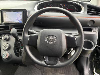 �V�G���^�@�V�����Îԁ@�ʐ����Ȃ�4WD6�l���!H30�N9����ϲŰ��ݼނŌ���^�ɂȂ�����̪����ύX�1.5L�ݼ�݂�CVT�ŔR���15.4km/L!�������e�́���ܰ�ײ���ޱ����ڽ����ײ�޼���׽��S-VSC������h�~�ق���߼�݂́���ذ���&�ޯ���ׁ�ETC���t���Ă��܂��B