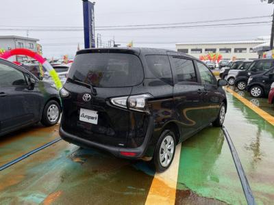 �V�G���^�@�V�����Îԁ@�ʐ����Ȃ�4WD6�l���!H30�N9����ϲŰ��ݼނŌ���^�ɂȂ�����̪����ύX�1.5L�ݼ�݂�CVT�ŔR���15.4km/L!�������e�́���ܰ�ײ���ޱ����ڽ����ײ�޼���׽��S-VSC������h�~�ق���߼�݂́���ذ���&�ޯ���ׁ�ETC���t���Ă��܂��B