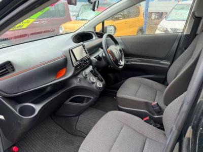 �V�G���^�@�V�����Îԁ@�ʐ����Ȃ�4WD6�l���!H30�N9����ϲŰ��ݼނŌ���^�ɂȂ�����̪����ύX�1.5L�ݼ�݂�CVT�ŔR���15.4km/L!�������e�́���ܰ�ײ���ޱ����ڽ����ײ�޼���׽��S-VSC������h�~�ق���߼�݂́���ذ���&�ޯ���ׁ�ETC���t���Ă��܂��B