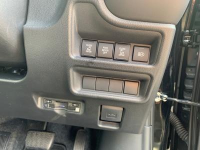 �V�G���^�@�V�����Îԁ@R4�N8������������ݼޡ5�l�����߸ġ1.5L�ݼ�݂�CVT�ŔR���WLTC18.4km/L!�ŏ㋉��ڰ�ނ�Z�Ł�������è�ݽ(ڰ�ް��ڰ��ڰ�ް�ٰ��)��������ܰ�ײ���ޱ�����ذ&�߯������������AC��10.5�������پ��TV�������360����ׁ�ETC�ق���߼�݂́�15�����ЂȂǂ��t���Ă��܂�!