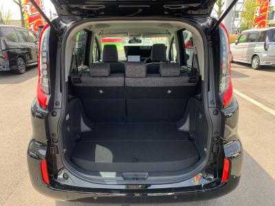 �V�G���^�@�V�����Îԁ@R4�N8������������ݼޡ5�l�����߸ġ1.5L�ݼ�݂�CVT�ŔR���WLTC18.4km/L!�ŏ㋉��ڰ�ނ�Z�Ł�������è�ݽ(ڰ�ް��ڰ��ڰ�ް�ٰ��)��������ܰ�ײ���ޱ�����ذ&�߯������������AC��10.5�������پ��TV�������360����ׁ�ETC�ق���߼�݂́�15�����ЂȂǂ��t���Ă��܂�!