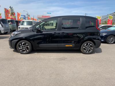 �V�G���^�@�V�����Îԁ@R4�N8������������ݼޡ5�l�����߸ġ1.5L�ݼ�݂�CVT�ŔR���WLTC18.4km/L!�ŏ㋉��ڰ�ނ�Z�Ł�������è�ݽ(ڰ�ް��ڰ��ڰ�ް�ٰ��)��������ܰ�ײ���ޱ�����ذ&�߯������������AC��10.5�������پ��TV�������360����ׁ�ETC�ق���߼�݂́�15�����ЂȂǂ��t���Ă��܂�!