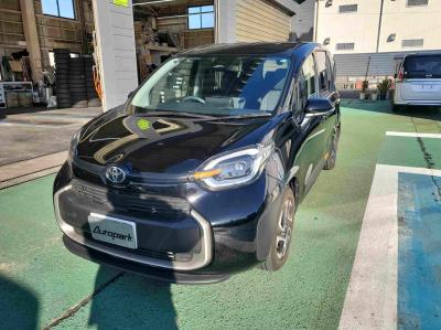 �V�G���^�@�V�����Îԁ@R4�N8������������ݼޡ5�l�����߸ġ1.5L�ݼ�݂�CVT�ŔR���WLTC18.4km/L!�ŏ㋉��ڰ�ނ�Z�Ł�������è�ݽ(ڰ�ް��ڰ��ڰ�ް�ٰ��)��������ܰ�ײ���ޱ�����ذ&�߯������������AC��10.5�������پ��TV�������360����ׁ�ETC�ق���߼�݂́�15�����ЂȂǂ��t���Ă��܂�!