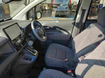 �V�G���^�@�V�����Îԁ@R4�N8������������ݼޡ5�l�����߸ġ1.5L�ݼ�݂�CVT�ŔR���WLTC18.4km/L!�ŏ㋉��ڰ�ނ�Z�Ł�������è�ݽ(ڰ�ް��ڰ��ڰ�ް�ٰ��)��������ܰ�ײ���ޱ�����ذ&�߯������������AC��10.5�������پ��TV�������360����ׁ�ETC�ق���߼�݂́�15�����ЂȂǂ��t���Ă��܂�!