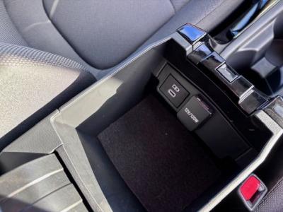 �J���[���@�V�����Îԁ@R4�N10����ϲ��݂�ʲ��د�޼��т����Ǥ1.8L�ݼ��&CVT�ŔR��WLTC30.2km/L�Ɍ��㡑����́�8�������پ��TV���ޯ���ׁ���ײ�޼���׽��������è�ݽ�����ؼު��C�Ű��LEDͯ��ײā���Ĵ��݁����ذ&�߯�����������߼�݂́�ETC���t���Ă��܂��B