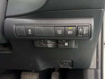 �J���[���c�[�����O�@�V�����Îԁ@��174����449cm��3���ްܺ�ݡR4�N10����ϲ��݂�ʲ��د�޼��т����ǂ��1.8L�ݼ��&CVT�ŔR��27.3km/L�Ɍ��㡍ŏ㋉��ڰ�ނŁ�T���è�ݽ(ڰ�ް�ٰ��)��LEDͯ��ײā���ʰ�ڻް��ā�17�����Ё�ү����������ذ&�߯�����ā����AC���ޯ���ׁ�ETC�����ں�ق���߼�݂́�10.5�������پ��TV�t���