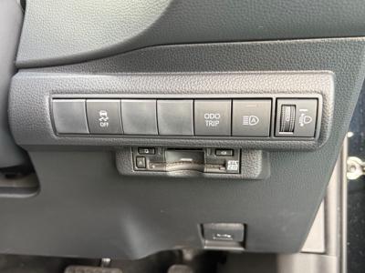 �J���[���c�[�����O�@�V�����Îԁ@��174����449cm��3���ް���ޡR4�N10����ϲ��݂�ʲ��د�޼��т����ǂ��1.8L�ݼ��&CVT�ŔR��27.3km/L�Ɍ��㡍ŏ㋉��ڰ�ނŁ�8�������پ��TV���ޯ���ׁ�T���è�ݽ(ڰ�ް�ٰ��)��LEDͯ��ײā���ʰ�ڻް��ā�17�����ڰ��Ё�ү����������ذ&�߯�����ā����AC��ETC�����ں�ق���߼�݂́�ϯ�&�ޱ�޲�ް�t���