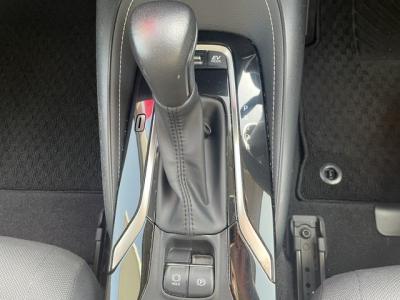 �J���[���c�[�����O�@�V�����Îԁ@R4�N10����ϲ��݂�ʲ��د�޼��т����ǂ��1.8L�ݼ��&CVT�̔R���WLTC29.3km/L�Ɍ������ٸ�ڰ�ނ�G�ɂ́�8�������پ��TV&�ޯ���ׁ�T���è�ݽ(ڰ�ް�ٰ��)��LEDͯ��ײā����AC�����ذ&�߯�����ā���ײ�޼���׽�����Ĳ�ETC�Ȃǂ̂ق���߼�݂́����ں�Ȃǂ𑕔�!
