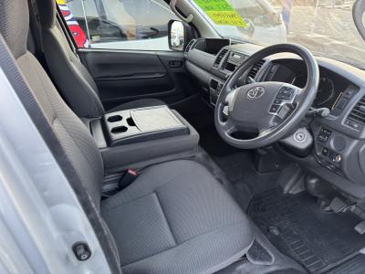 �n�C�G�[�X�u�@�V�����Îԁ@H29�N11����ϲŰ��ݼނŐV�^2.8L�ި�������޴ݼ�݂�6��AT�𓋍ڡ3�l���5�ޱ���߂ő����́�������è�ݽ(ڰ�ް��ڰ�����ʲ�ްѓ�)�����݁���ڽ����ܰ����ނق���߼�݂́���ײ�޼���׽���ޯ���ׁ�ETC���t���Ă��܂�!