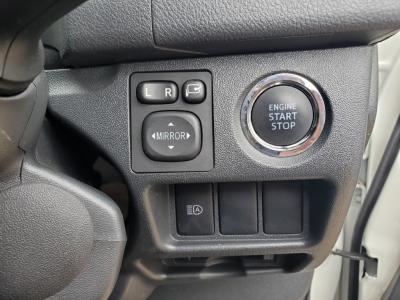 �n�C�G�[�X�@�V�����Îԁ@H29�N11����ϲ��݂ŐV�^2.8L�ި�������ނ�6��AT�𓋍ڡ��������è�ݽ(ڰ�ް��ڰ�)��W����������ʎd�l�ԂŁ�LEDͯ��ײā�ʰ�ڻް��ā����ފv�����݁�ү��߰����ذ&�߯�����ā���н��̂Ȃǂ��t���ق���߼�݂́���ذ����پ��TV���ޯ���ׁ��޼��ٲ�Ű�װ��ETC��OP�װ���߰�3.3���~���t���Ă��܂�!