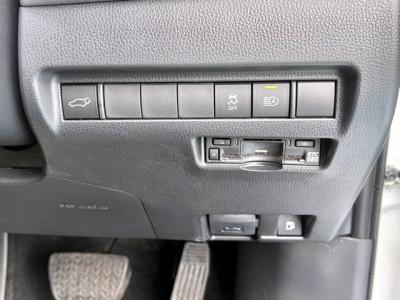 �n���A�[�n�C�u���b�h�@�V�����Îԁ@�㋉��ڰ�ނ�ʲ��د�ނŔR��WLTC22.3km/L������́�������è�ݽ(ڰ�ް�ٰ��)��ʰ�ڻް��ܰ��ā����ذ��LEDͯ��ײā��ر�ݽ�Ű���޼��ٲ�Ű�װ(���ں�t)��12.3�������پ��TV��JBL����ށ���ܰ�ޯ��ޱ��ETC��19�����Ђق���߼�݂́�ϯ�&�ޱ�޲�ް�Ȃǂ𑕔��