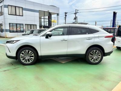 �n���A�[�n�C�u���b�h�@�V�����Îԁ@�㋉��ڰ�ނ�ʲ��د�ނŔR��WLTC22.3km/L������́�������è�ݽ(ڰ�ް�ٰ��)��ʰ�ڻް��ܰ��ā����ذ��LEDͯ��ײā��ر�ݽ�Ű���޼��ٲ�Ű�װ(���ں�t)��12.3�������پ��TV��JBL����ށ���ܰ�ޯ��ޱ��ETC��19�����Ђق���߼�݂́�ϯ�&�ޱ�޲�ް�Ȃǂ𑕔��