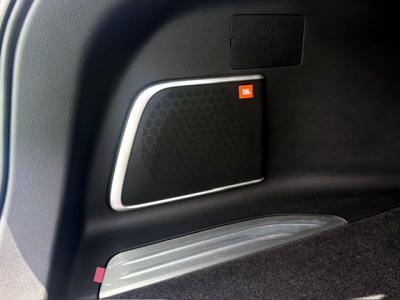 �n���A�[�n�C�u���b�h�@�V�����Îԁ@R2�N6���ɏo��4��ڡʲ��د�ނŔR��WLTC22.3km/L�R4�N10����ϲ��݂ŏ㋉��ڰ�ނ�Z�ɂ́�12.3�������پ��TV���̗p�����ق���������è�ݽ(ڰ�ް��ڰ��ڰ�ް�ٰ��)�����ذ&�߯�����ā�LEDͯ��ײ�&̫�ށ�18�����Ё�F��ܰ��ā��ر�ݽ�Ű���޼��ٲ�Ű�װ(���ں�t)����ܰ�ޯ��ޱ���ޯ���וt���