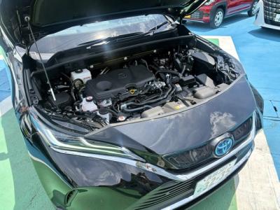 �n���A�[�n�C�u���b�h�@�V�����Îԁ@R2�N6���ɏo��4��ڡʲ��د�ނŔR��WLTC22.3km/L�R4�N10����ϲ��݂ŏ㋉��ڰ�ނ�Z�ɂ́�12.3�������پ��TV���̗p�����ق���������è�ݽ(ڰ�ް��ڰ��ڰ�ް�ٰ��)�����ذ&�߯�����ā�LEDͯ��ײ�&̫�ށ�18�����Ё�F��ܰ��ā��ر�ݽ�Ű���޼��ٲ�Ű�װ(���ں�t)����ܰ�ޯ��ޱ���ޯ���וt���
