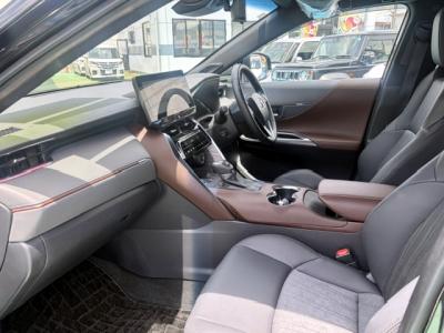 �n���A�[�n�C�u���b�h�@�V�����Îԁ@R2�N6���ɏo��4��ڡʲ��د�ނŔR��WLTC22.3km/L�R4�N10����ϲ��݂ŏ㋉��ڰ�ނ�Z�ɂ́�12.3�������پ��TV���̗p�����ق���������è�ݽ(ڰ�ް��ڰ��ڰ�ް�ٰ��)�����ذ&�߯�����ā�LEDͯ��ײ�&̫�ށ�18�����Ё�F��ܰ��ā��ر�ݽ�Ű���޼��ٲ�Ű�װ(���ں�t)����ܰ�ޯ��ޱ���ޯ���וt���
