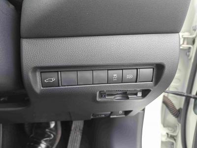 �n���A�[�n�C�u���b�h�@�V�����Îԁ@R2�N6���ɏo��4����ر��ʲ��د�ނŔR��WLTC22.3km/L���ٸ�ڰ�ނ�G�ɂ́�������è�ݽ(ڰ�ް��ڰ��ڰ�ް�ٰ��)�����ذ&�߯�����ā�LEDͯ��ײ�&̫�ށ�18�����Ё�F��ܰ��ā��ر�ݽ�Ű���޼��ٲ�Ű�װ(���ں�t)����ܰ�ޯ��ޱ��8�����ށ��ޯ���ׁ�ETC2.0�ق���߼�݂́���ײ��޽�߯������Ȃǂ𑕔��