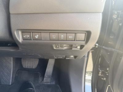 �n���A�[�n�C�u���b�h�@�V�����Îԁ@4WDʲ��د�ނŔR���WLTC21.6km/L��ŏ㋉��ڰ�ނŁ�������è�ݽ(ڰ�ް�ٰ��)�����ذ��LEDͯ��ײā��ر�ݽ�Ű���޼��ٲ�Ű�װ(���ں�t)��12.3�������پ��TV��JBL����ށ�ETC��19�����Ё����vF��ܰ���(��g������)�������˰������ܰ�ޯ��ޱ����߼�݂́������360����וt��!