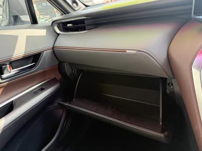 �n���A�[�n�C�u���b�h�@�V�����Îԁ@4WDʲ��د�ނŔR���WLTC21.6km/L��ŏ㋉��ڰ�ނŁ�������è�ݽ(ڰ�ް�ٰ��)�����ذ��LEDͯ��ײā��ر�ݽ�Ű���޼��ٲ�Ű�װ(���ں�t)��12.3�������پ��TV��JBL����ށ�ETC��19�����Ё����vF��ܰ���(��g������)�������˰������ܰ�ޯ��ޱ����߼�݂́������360����וt��!